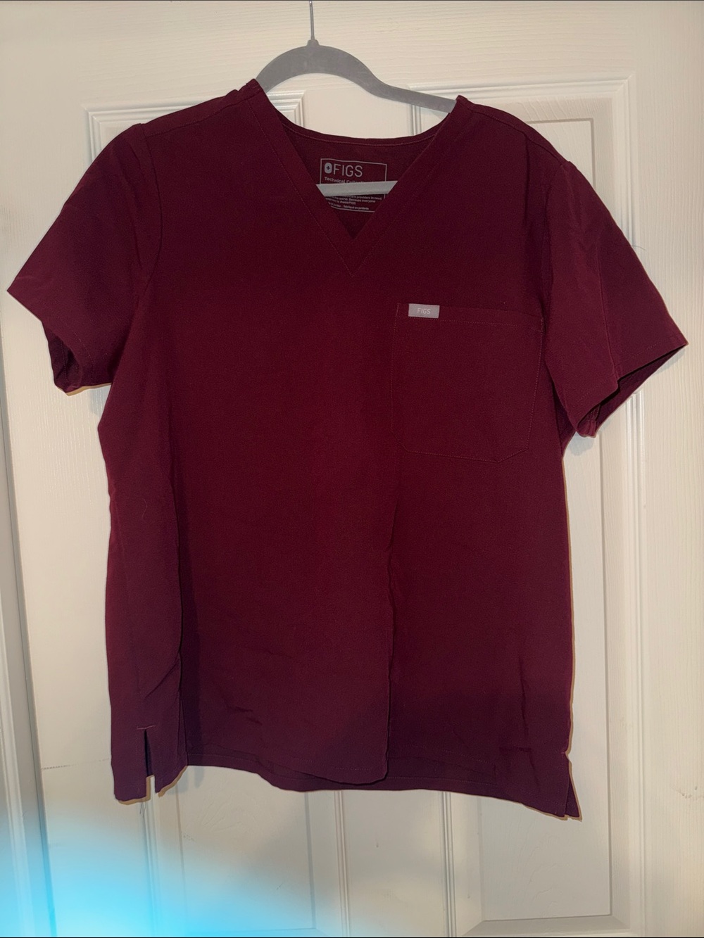 FIGS Short Sleeve V-Neck Top in Deep Wine